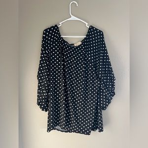 Black-and-white plus size top